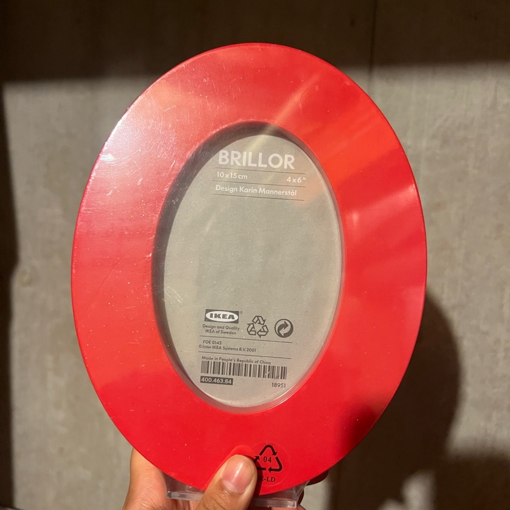 IKEA Brillor Vibrant Red Oval Frame